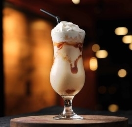 KARAMELLİ MİLKSHAKE